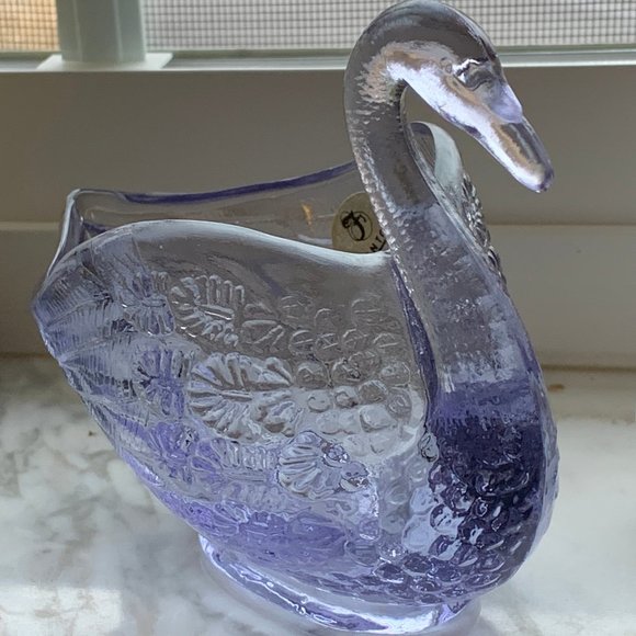Vintage 1990s Fenton Periwinkle Art Glass Open Back Swan Figurine - Picture 10 of 10